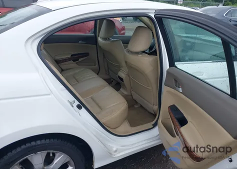 2010 Honda Accord 2.4 Ex-L из США, поврежденный, VIN 1HGCP2F86AA093203